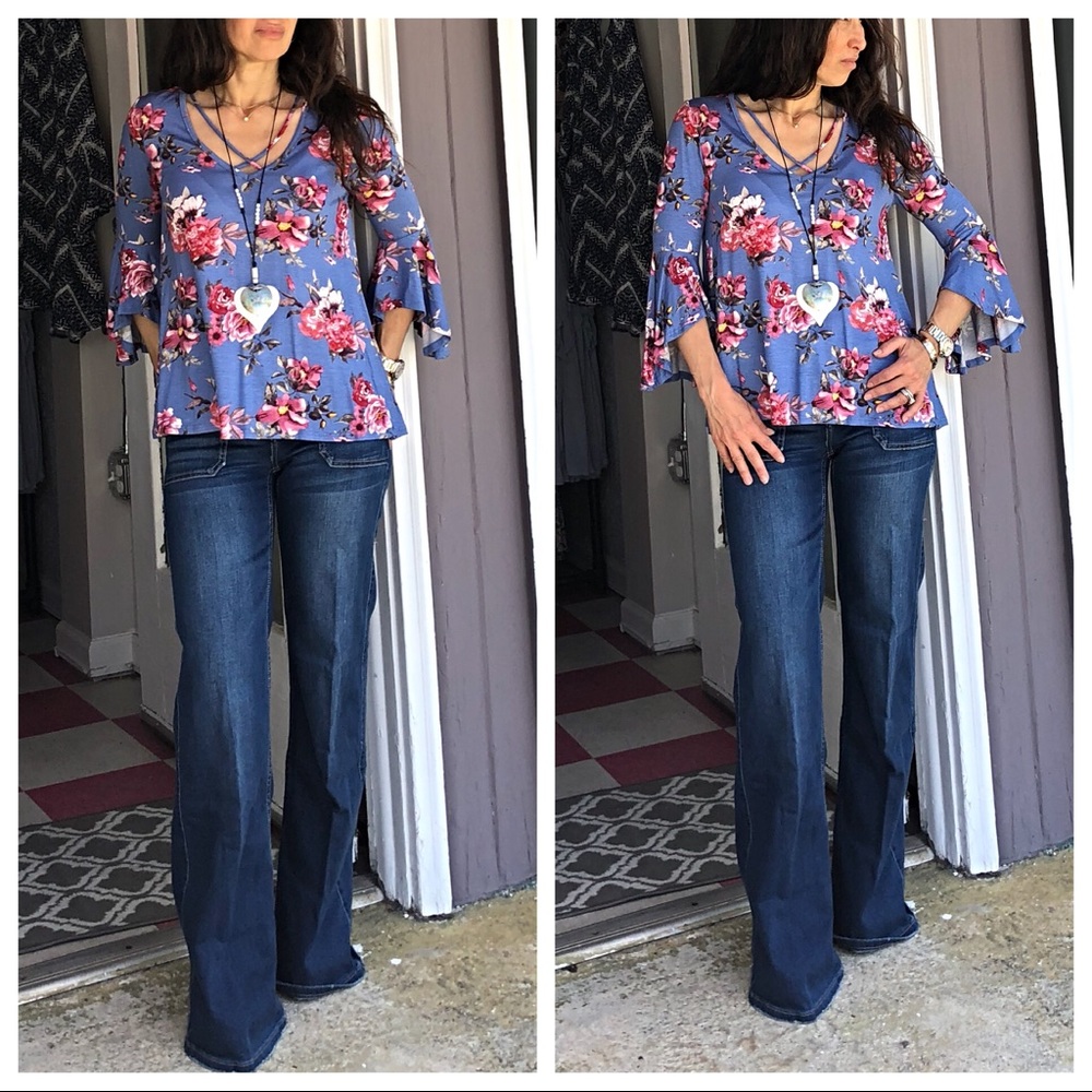 Bell sleeves print top - Picture 5 of 8